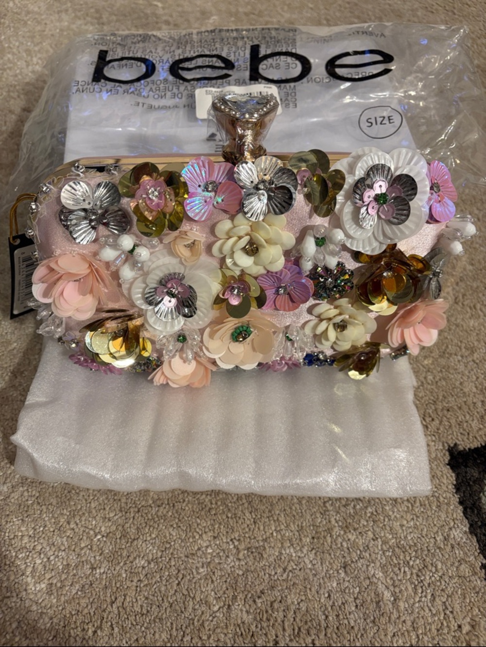 NIB Bebe Bedazzled Daisy 🌼 Clutch